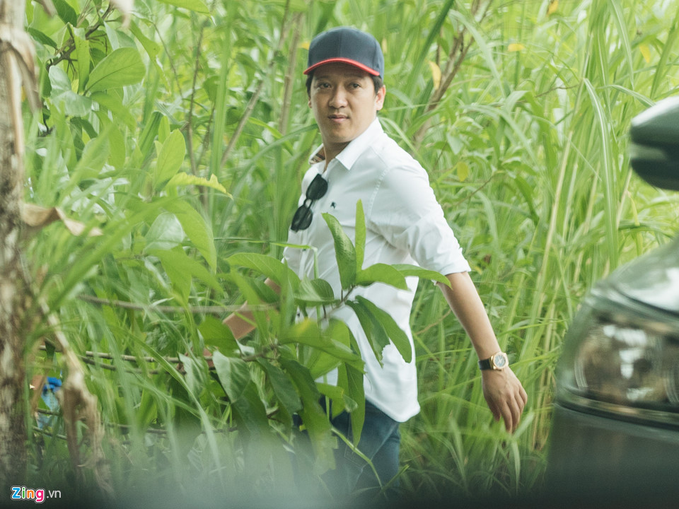 Trường Giang, Nhã Phương về quê thắp hương tổ tiên sau lễ đính hôn