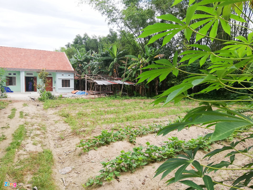 Trường Giang, Nhã Phương về quê thắp hương tổ tiên sau lễ đính hôn