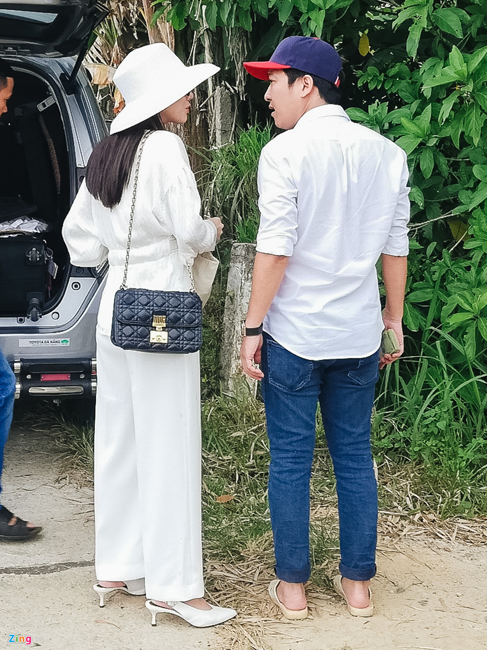 Trường Giang, Nhã Phương về quê thắp hương tổ tiên sau lễ đính hôn