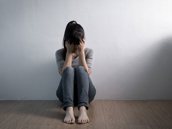 Tình cũ quấy rối, chồng tôi chỉ nói một câu cùng hành động này đã khiến anh ta xấu mặt