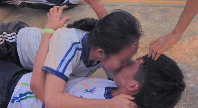 Hiệu trưởng lên tiếng vụ học sinh lớp 10 chơi trò phản cảm: Ai không chơi bị hạ hạnh kiểm là lời đồn thổi vô căn cứ