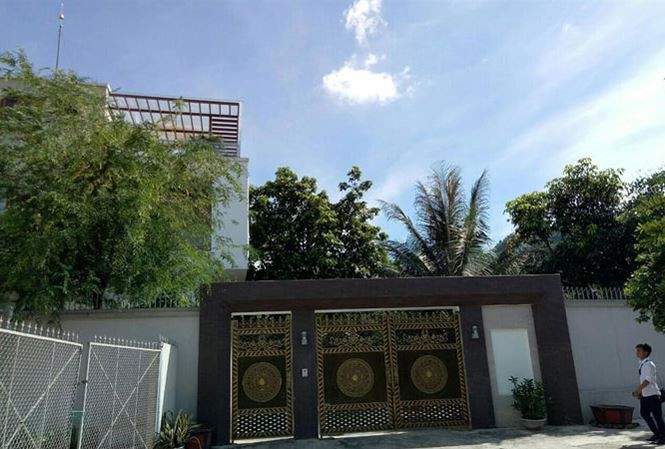 Thăng trầm của cựu Giám đốc bệnh viện Hòa Bình vừa bị khởi tố