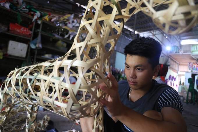 Gia đình 25 năm theo nghề vàng mã ở Hà Nội