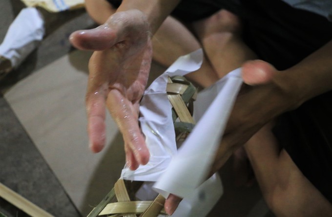 Gia đình 25 năm theo nghề vàng mã ở Hà Nội