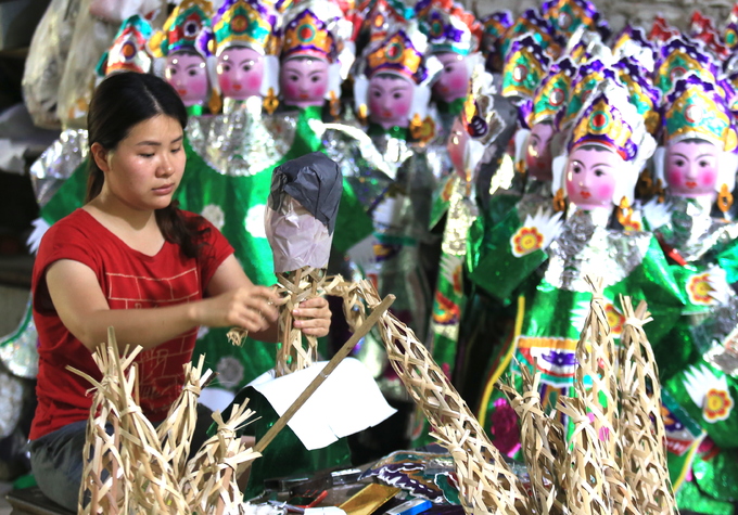 Gia đình 25 năm theo nghề vàng mã ở Hà Nội