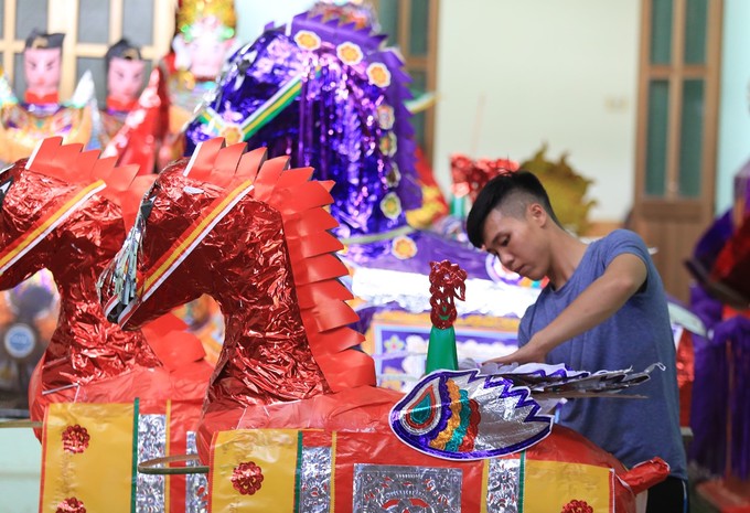 Gia đình 25 năm theo nghề vàng mã ở Hà Nội