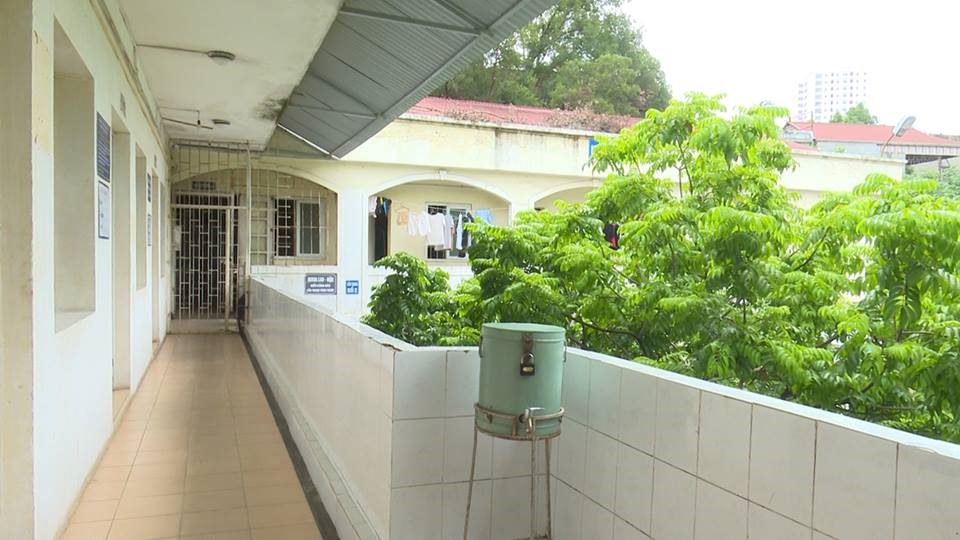 Tiếng thở dài phía sau cánh cổng Bệnh viện 09