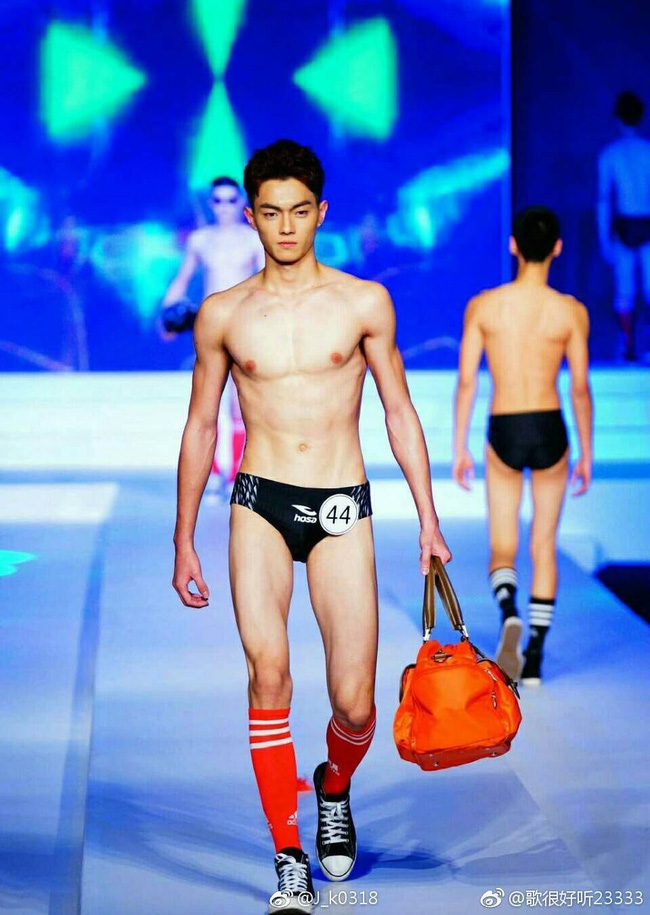 Không thể tin nổi đây chính là Phó Hằng Hứa Khải thuở chập chững bước vào nghề