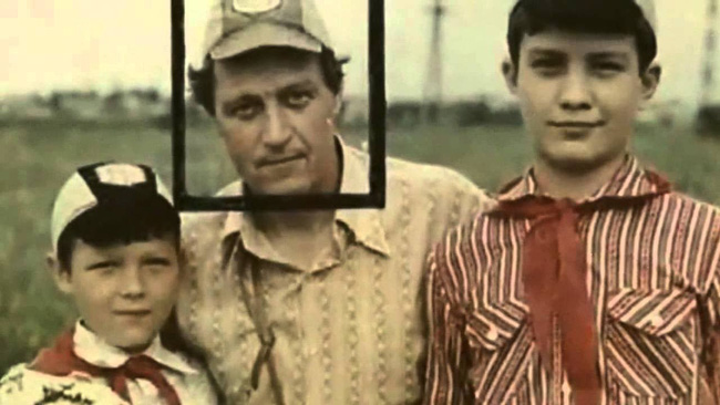 Thước phim kinh hoàng vạch trần bộ mặt ác quỷ của người chồng người cha mẫu mực khiến cả nước Nga run sợ lẫn căm phẫn