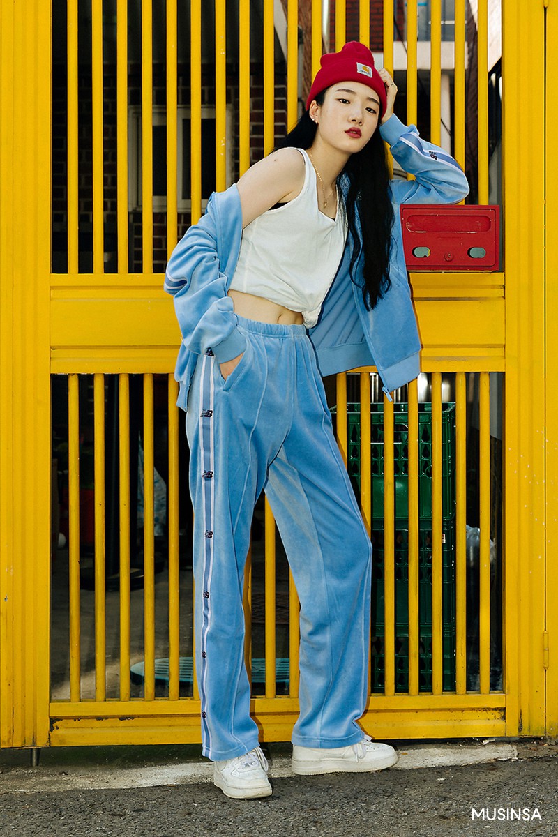 Đồ jean, khoe chân và khoe eo - 3 bí kíp làm nên street style đẹp bá cháy của giới trẻ Hàn tuần qua