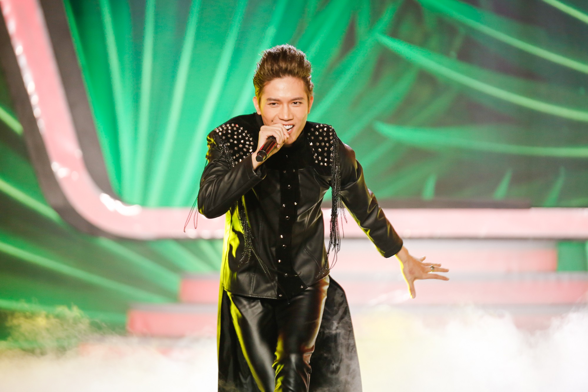 Gương mặt thân quen tập 12: Hóa Xúy Vân khiến Đàm Vĩnh Hưng hoảng hốt nhưng Hà Thu vẫn phải tiếc nuối ra về