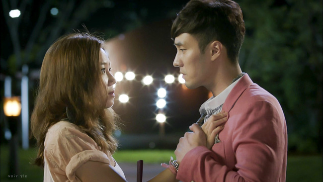 Chồng đùng đùng nổi giận, bỏ đi ngay giữa đêm vì vợ trót thốt lên câu này khi cả hai đang mặn nồng