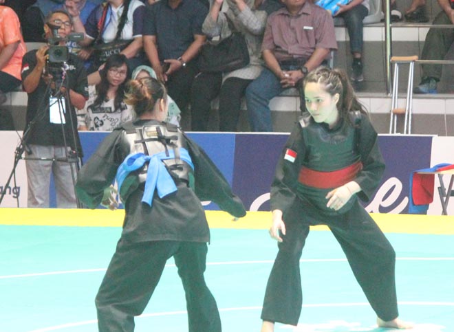 Võ sỹ Việt ra đòn, thêm một người đẹp bị hạ đo ván môn pencak silat ASIAD