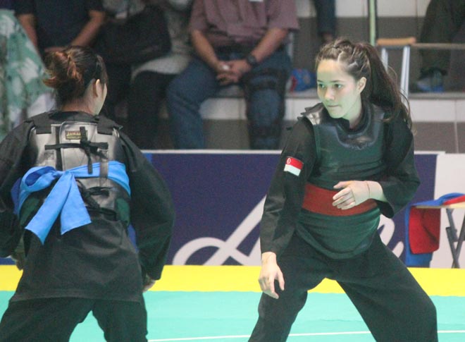 Võ sỹ Việt ra đòn, thêm một người đẹp bị hạ đo ván môn pencak silat ASIAD
