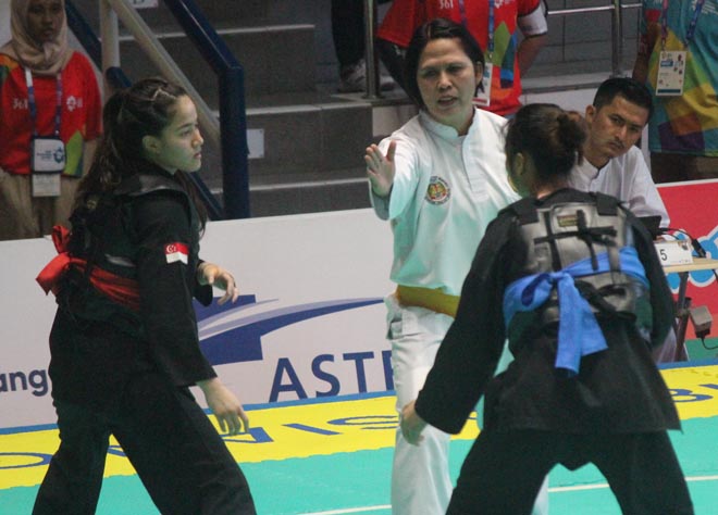 Võ sỹ Việt ra đòn, thêm một người đẹp bị hạ đo ván môn pencak silat ASIAD