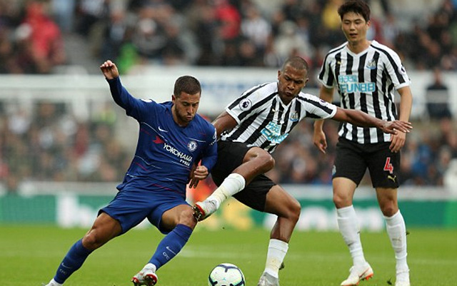 Chelsea nhọc nhằn hạ Newcastle trong ngày Yedlin sắm vai người hùng và tội đồ