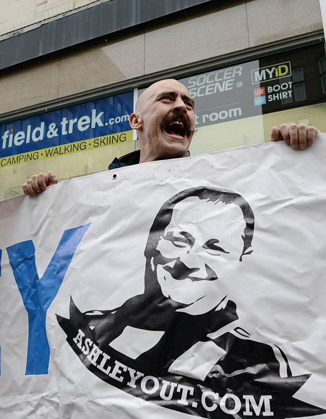 Chelsea nhọc nhằn hạ Newcastle trong ngày Yedlin sắm vai người hùng và tội đồ