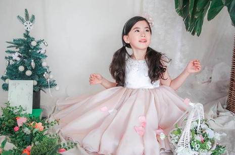 Cô bé Hàn Quốc gây bão vì clip nói không với người lạ ngày nào đã lớn và xinh xắn lắm rồi!