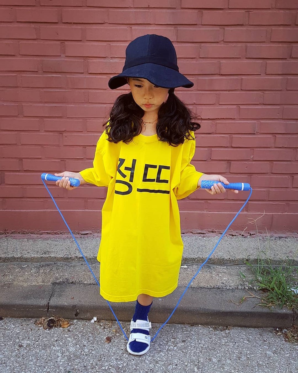 Cô bé Hàn Quốc gây bão vì clip nói không với người lạ ngày nào đã lớn và xinh xắn lắm rồi!