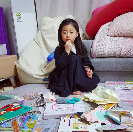 Cô bé Hàn Quốc gây bão vì clip nói không với người lạ ngày nào đã lớn và xinh xắn lắm rồi!