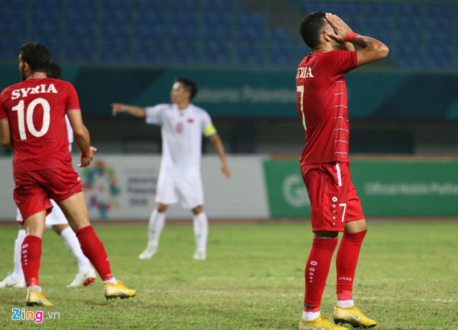 Văn Toàn ghi bàn đưa Olympic Việt Nam vào bán kết ASIAD 2018