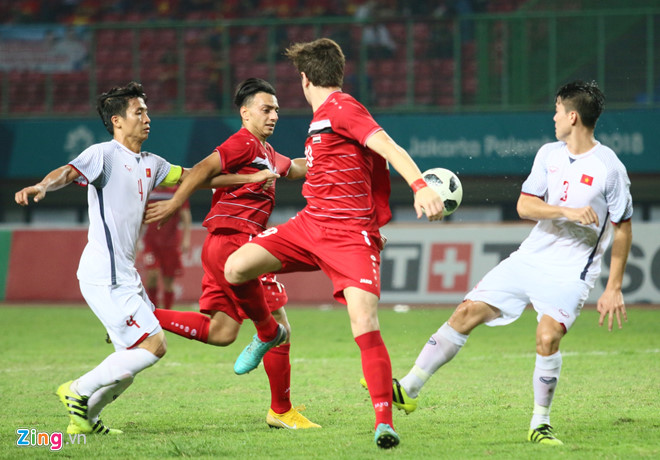 Văn Toàn ghi bàn đưa Olympic Việt Nam vào bán kết ASIAD 2018