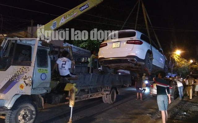 Bị CSGT thổi phạt, tài xế ôtô biển số 34567 tuyên bố sốc óc