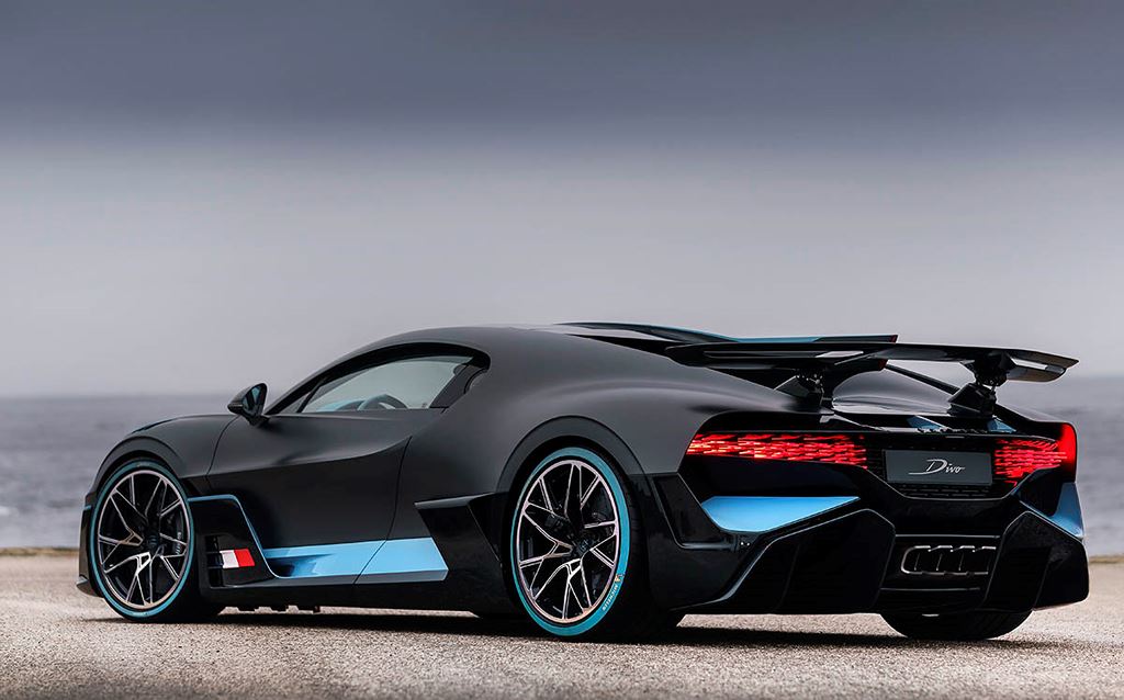 Cận cảnh siêu phẩm Bugatti Divo giá 135 tỷ nhưng cháy hàng