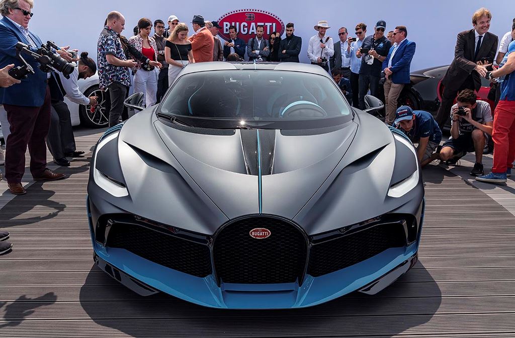 Cận cảnh siêu phẩm Bugatti Divo giá 135 tỷ nhưng cháy hàng