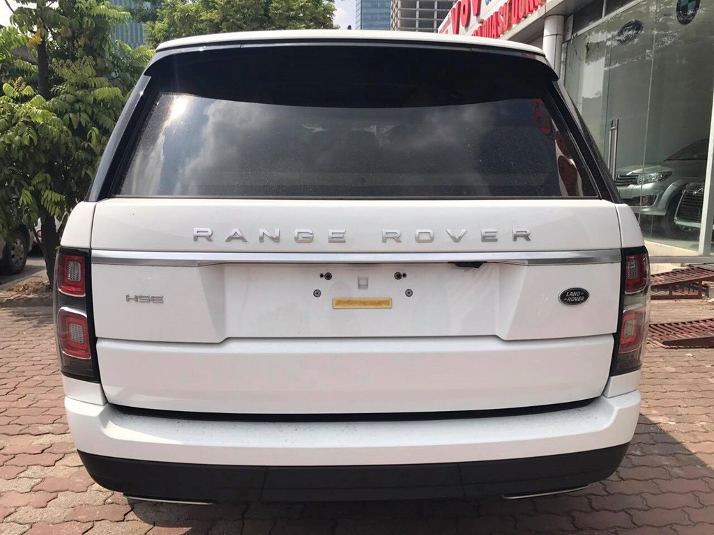 SUV hạng sang Range Rover 2018 về Việt Nam giá 8,9 tỷ đồng