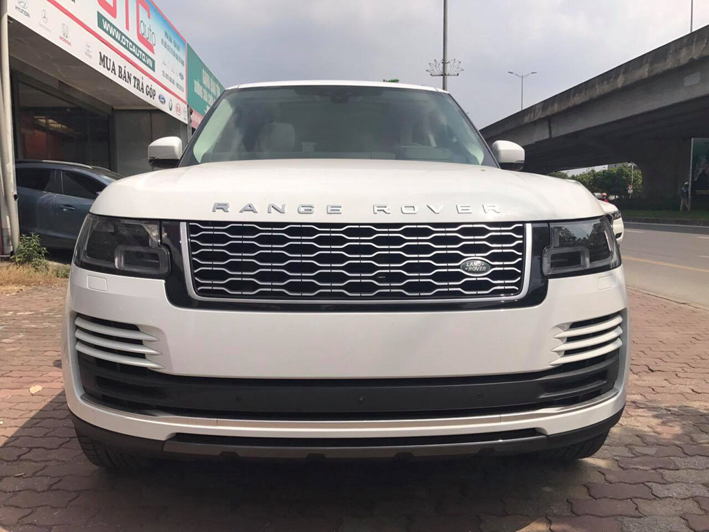 SUV hạng sang Range Rover 2018 về Việt Nam giá 8,9 tỷ đồng