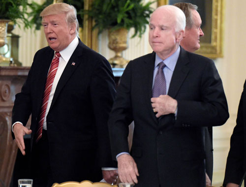 Mối quan hệ nhiều cay đắng giữa Trump và McCain