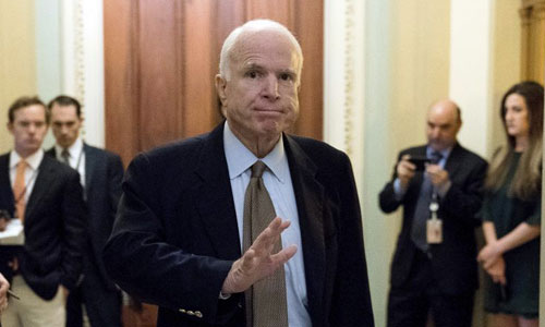 Mối quan hệ nhiều cay đắng giữa Trump và McCain
