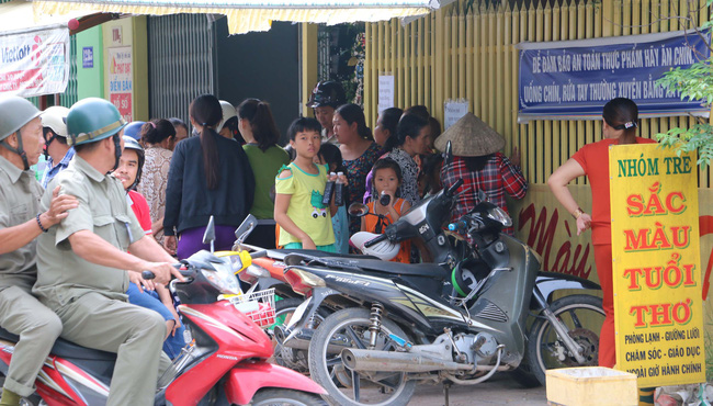 Vụ bảo mẫu tát liên tiếp vào mặt trẻ khi cho ăn: Khởi tố, bắt tạm giam để điều tra