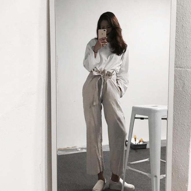 Váy thắt nơ vừa hết hot, chị em lại săn lùng kiểu quần thắt nơ của mẹ để diện thu