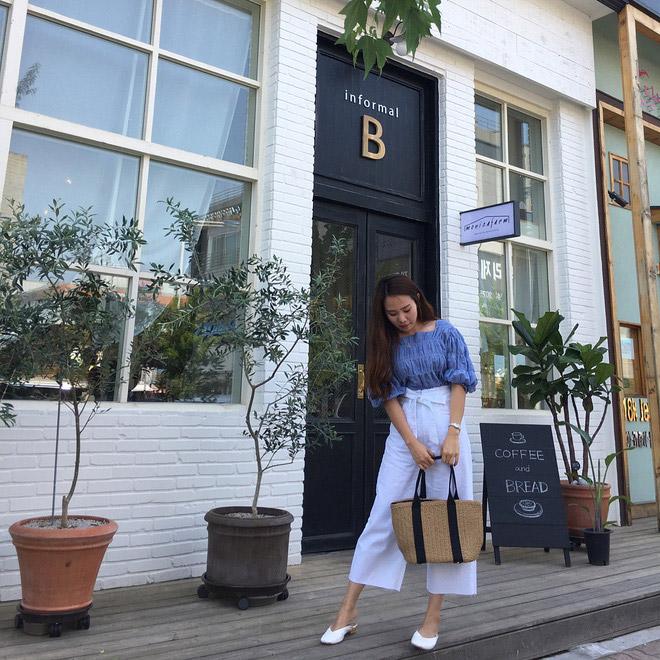 Váy thắt nơ vừa hết hot, chị em lại săn lùng kiểu quần thắt nơ của mẹ để diện thu