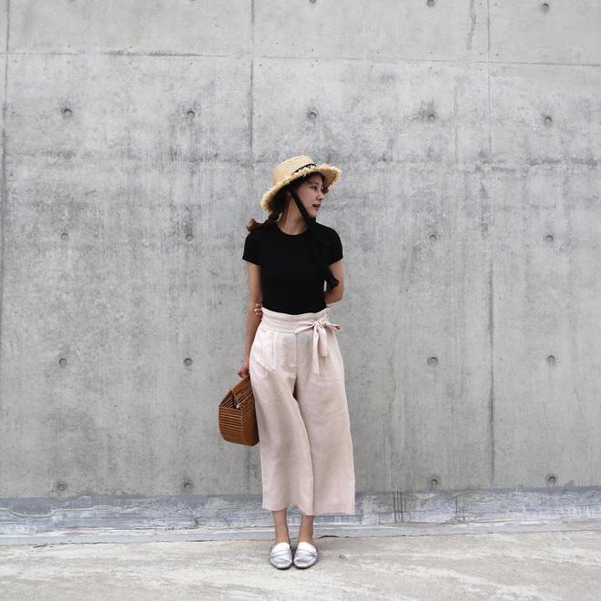 Váy thắt nơ vừa hết hot, chị em lại săn lùng kiểu quần thắt nơ của mẹ để diện thu