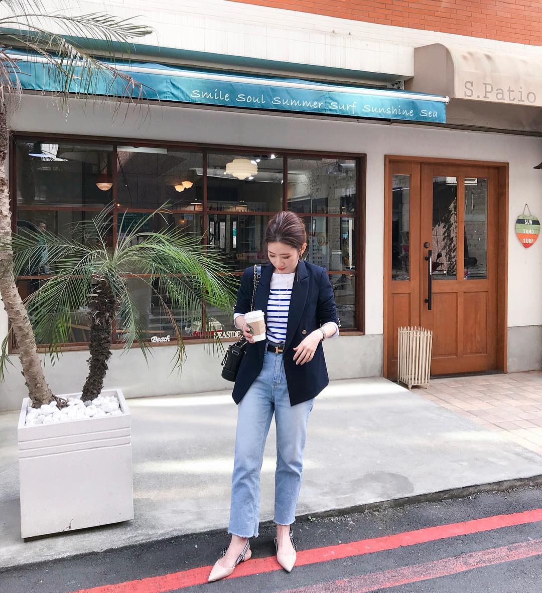 5 công thức biến hóa với quần jeans mà các nàng cứ diện lên là đẹp và chất