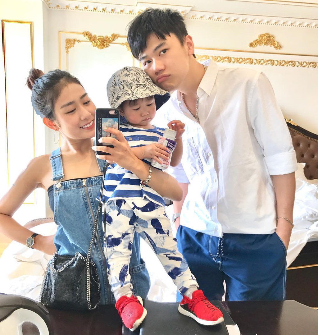 Loạt hot girl sinh năm 1995 đã làm mẹ: Gái một con trông mòn con mắt