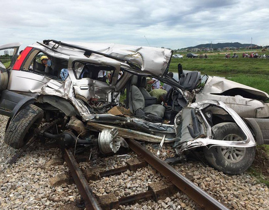 Vụ tàu hỏa tông 4 người thương vong: Tài xế xe 7 chỗ tiên lượng xấu