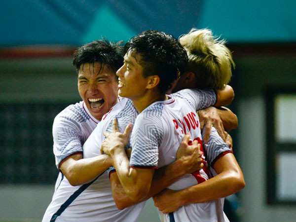 Thủ tướng khen ngợi Olympic Việt Nam sau chiến thắng lịch sử