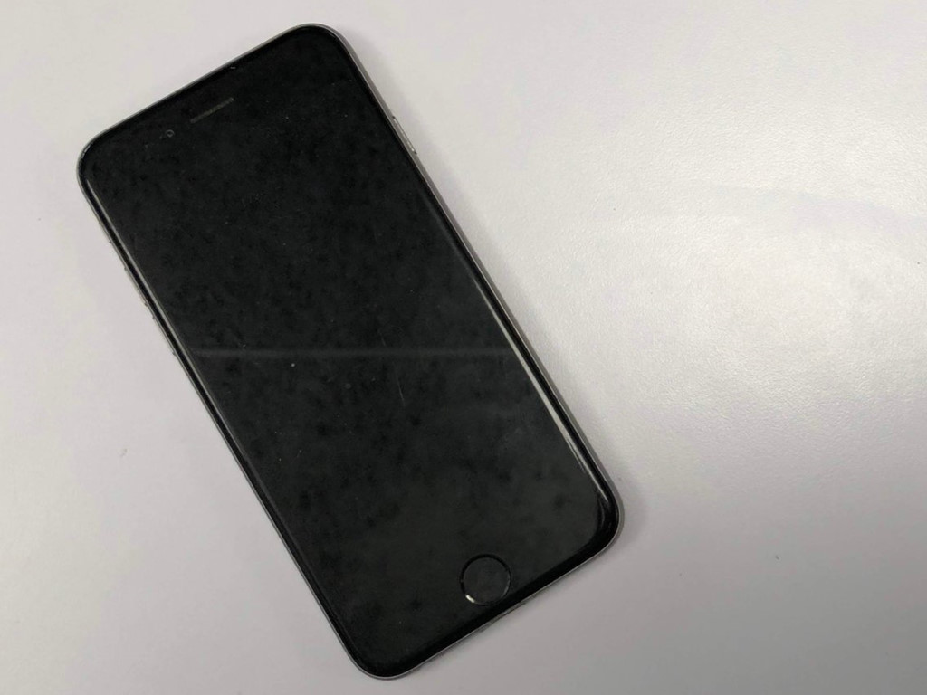 Apple thâu iPhone cũ giá 290 USD trong 30 phút