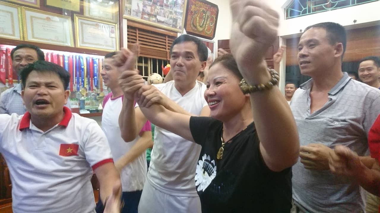 Lý do bà nội Tiến Dũng thương nhất Văn Toàn: Còn trẻ sao tóc bạc hết rồi