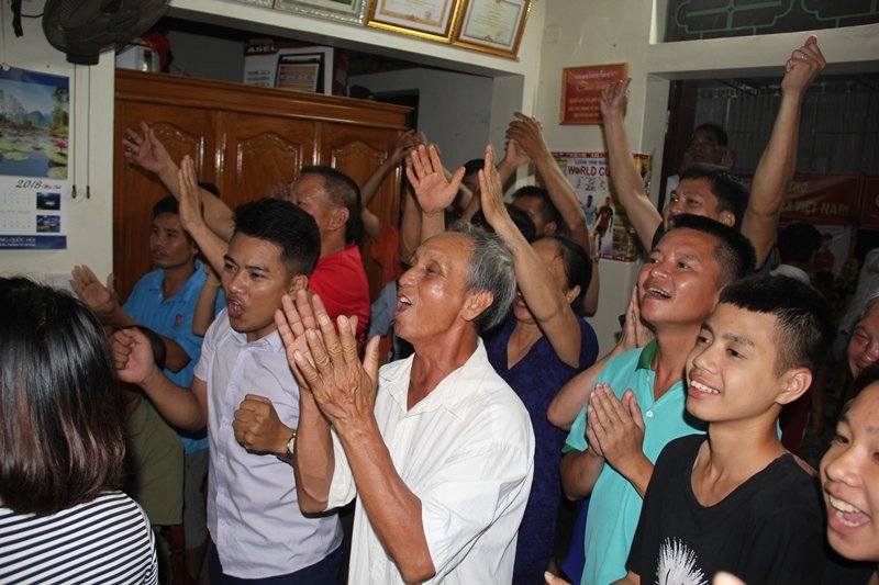 Lý do bà nội Tiến Dũng thương nhất Văn Toàn: Còn trẻ sao tóc bạc hết rồi