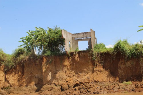 Tiếng kêu tuyệt vọng từ sông Đồng Nai: Tan nát đôi bờ