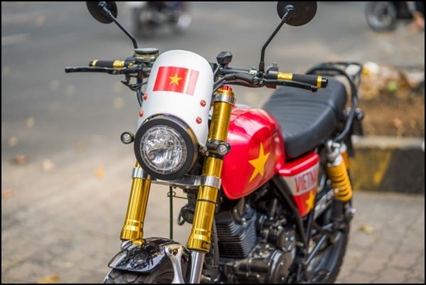 Dàn quái xế, siêu xe thi nhau độ cổ động U23 Việt Nam