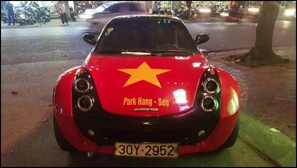 Dàn quái xế, siêu xe thi nhau độ cổ động U23 Việt Nam