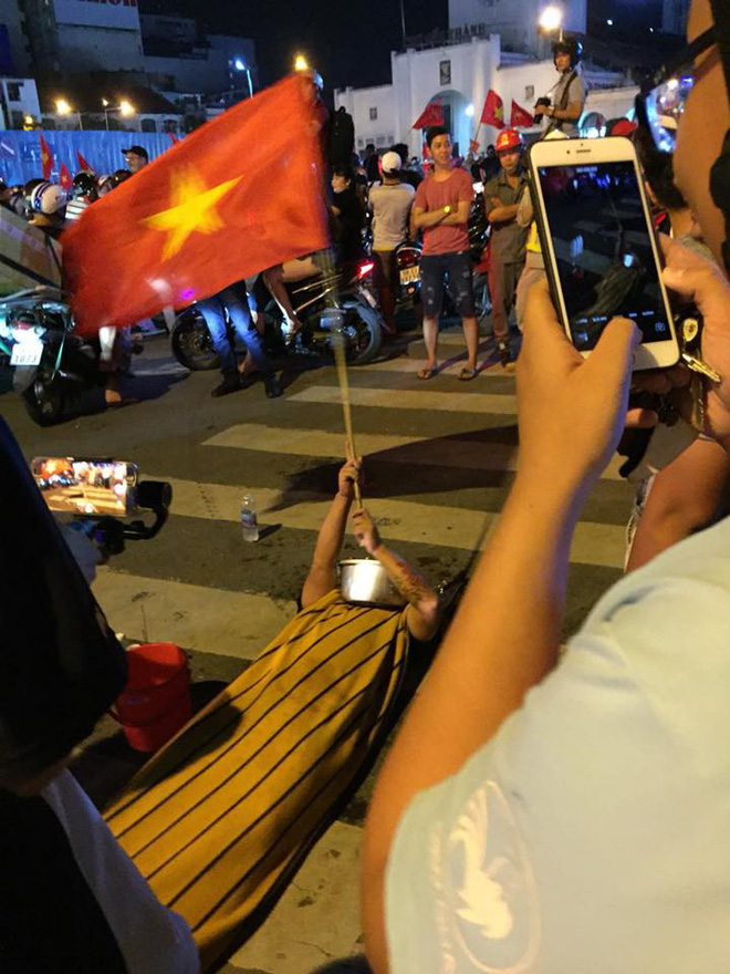 Màn dự đoán tỉ số trận U23 Việt Nam - U23 Syria của chiếc xe khách khiến dân mạng thích thú