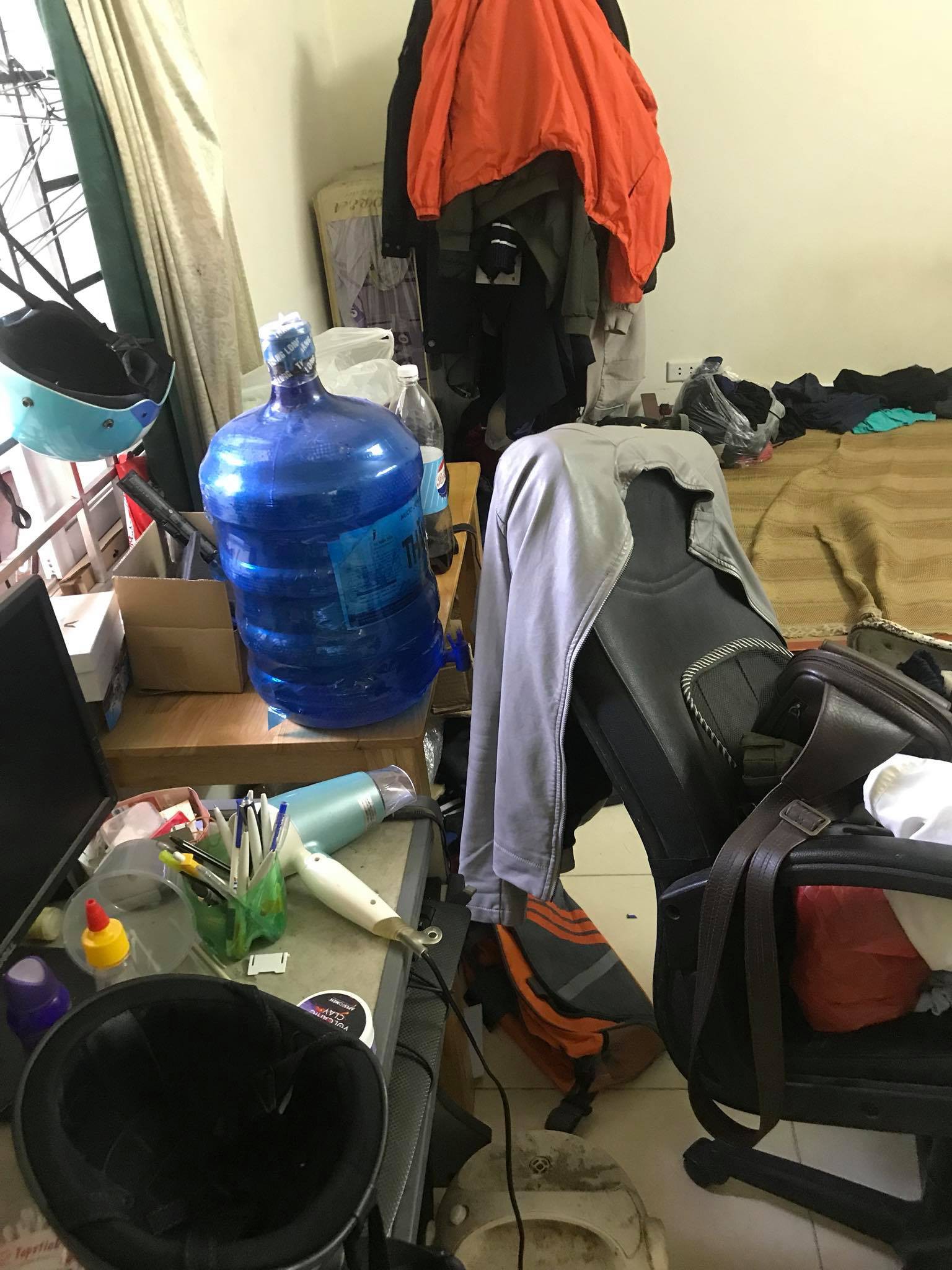 Đã tìm ra trùm sống bẩn trong giới sinh viên lười, rác ngập đầu vẫn nhất định không dọn phòng vì không có ai tới chơi