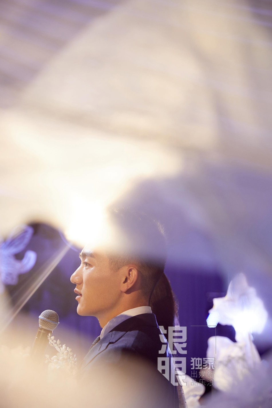 Chùm ảnh đẹp xúc động trong đám cưới tình địch Phạm Băng Băng và sĩ quan đặc công điển trai như nam thần